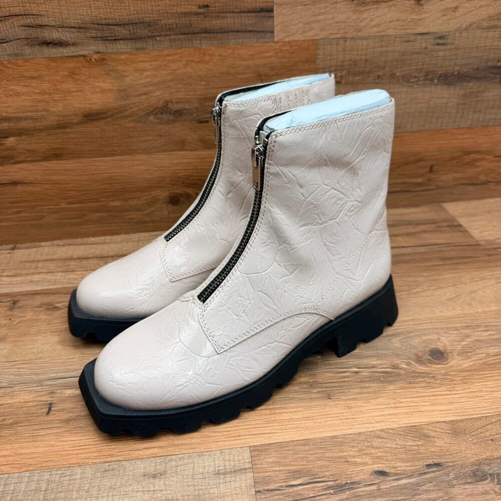 Katy Perry Women's size 6 The Daarling Combat Boot